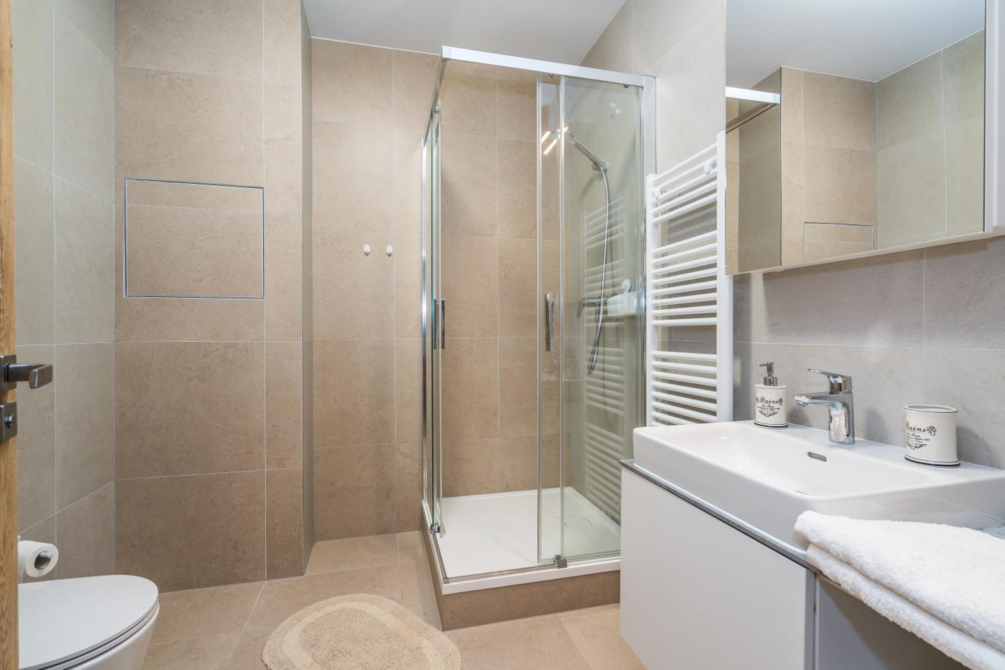 Perla Hradce 302 Appartement Hradec Králové Buitenkant foto