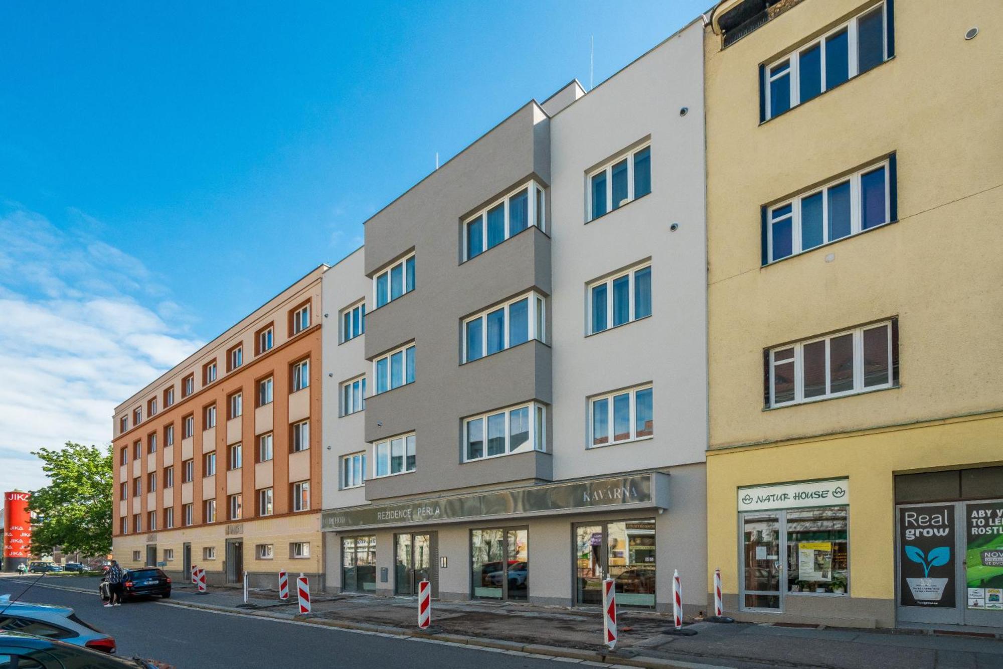 Perla Hradce 302 Appartement Hradec Králové Buitenkant foto