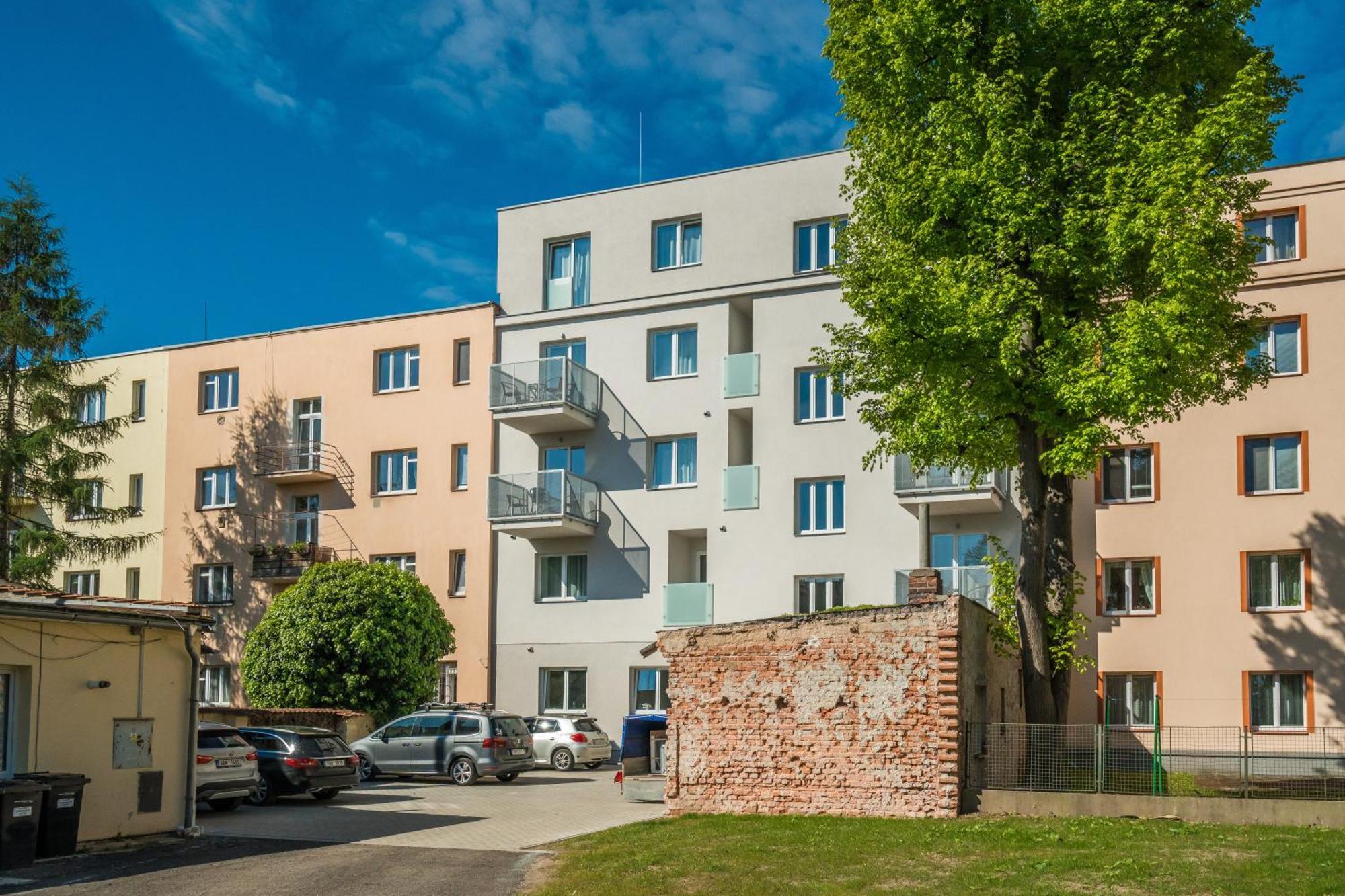 Perla Hradce 302 Appartement Hradec Králové Buitenkant foto