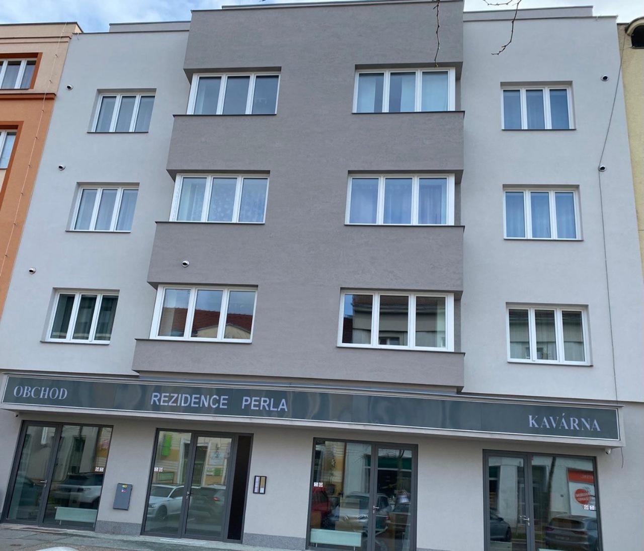 Perla Hradce 302 Appartement Hradec Králové Buitenkant foto